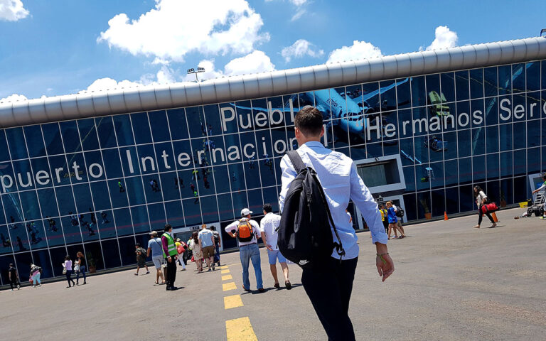 Reactivan vuelos en el Aeropuerto Internacional de Puebla