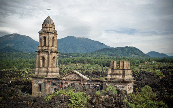 Parangaricutiro: el pueblo que fue sepultado por un volcán