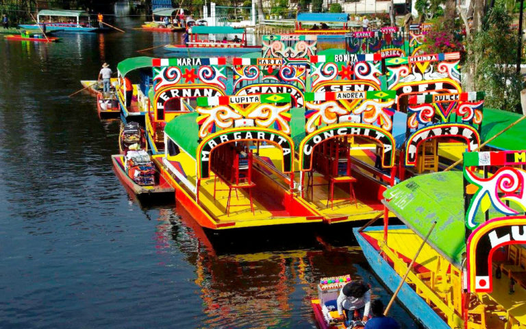 Xochimilco ofrece descuento en recorrido a bordo de trajineras