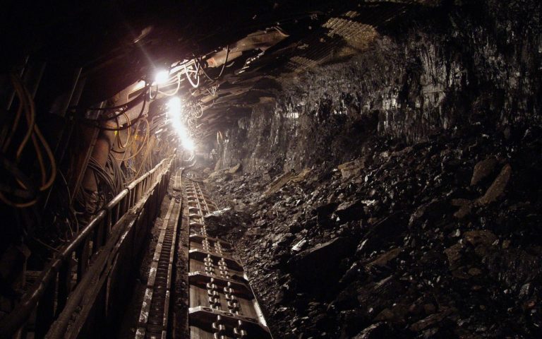 Empresa minera contamina río en Magdalena Ocotlán