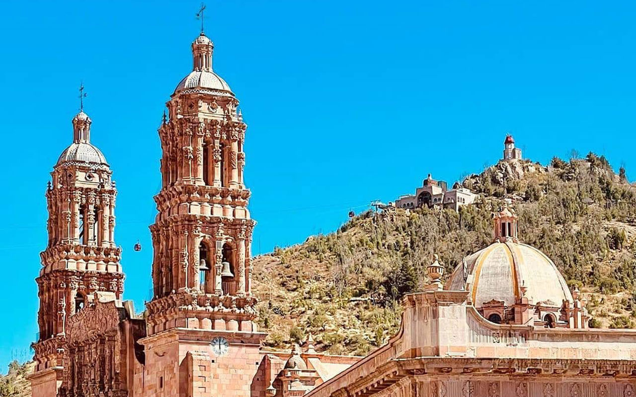 La Catedral de Zacatecas, un encanto rosa y ultrabarroco