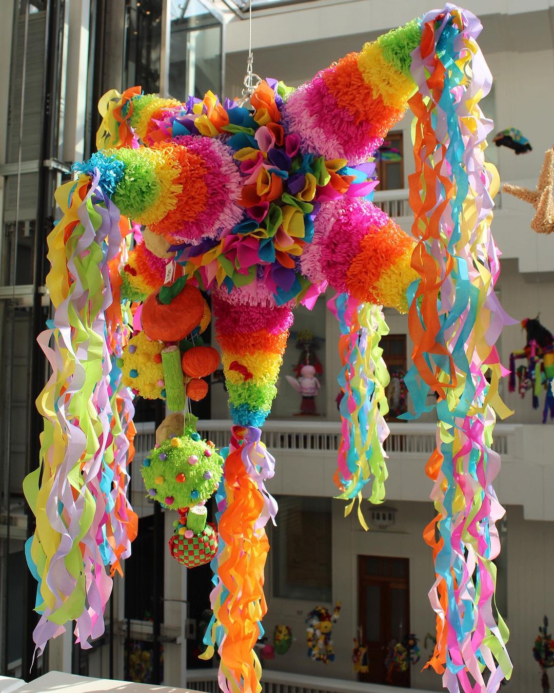 Piñata colorida