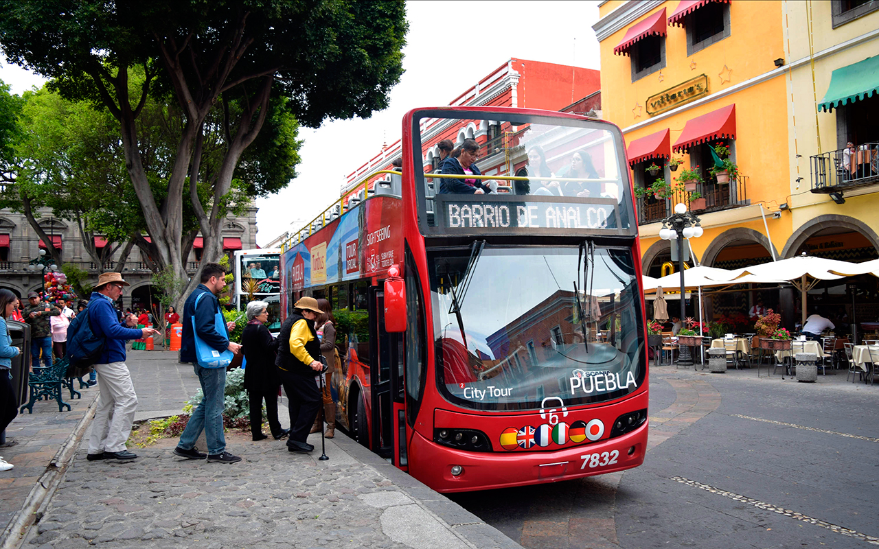 Suspenden operaciones de turibús en Puebla para contener contagios