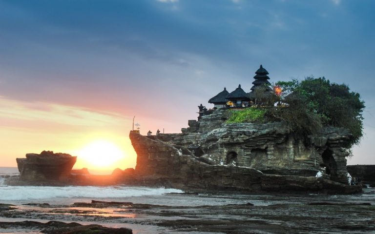 Bali: descansa entre campos de arroz y templos hindúes