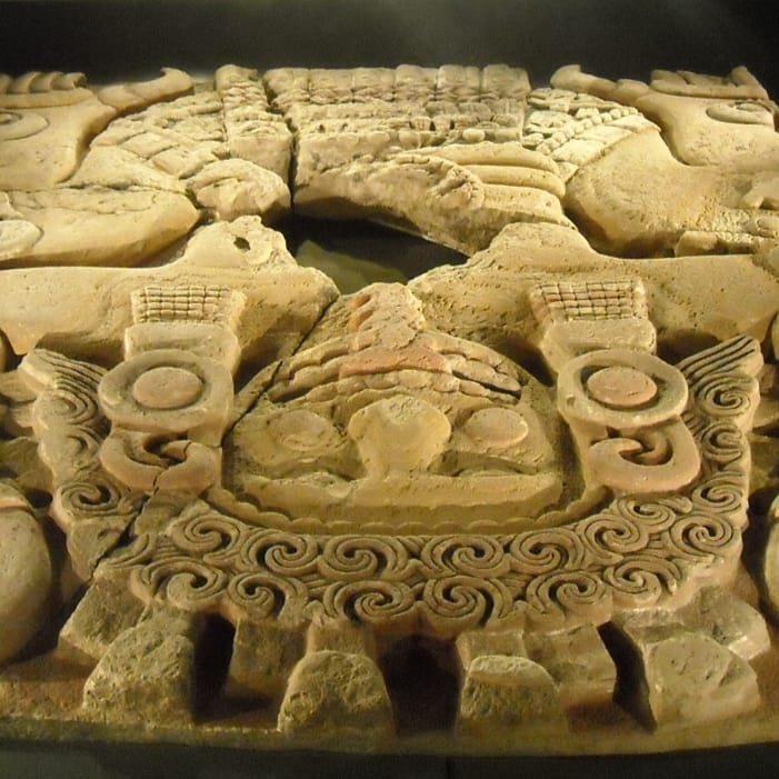 esculturas mexicas fundación de Tenochtitlán