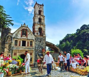 Huasca De Ocampo: Prismas, Haciendas Y Duendes