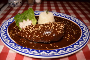 presentacion de mole poblano gastronomia puebla