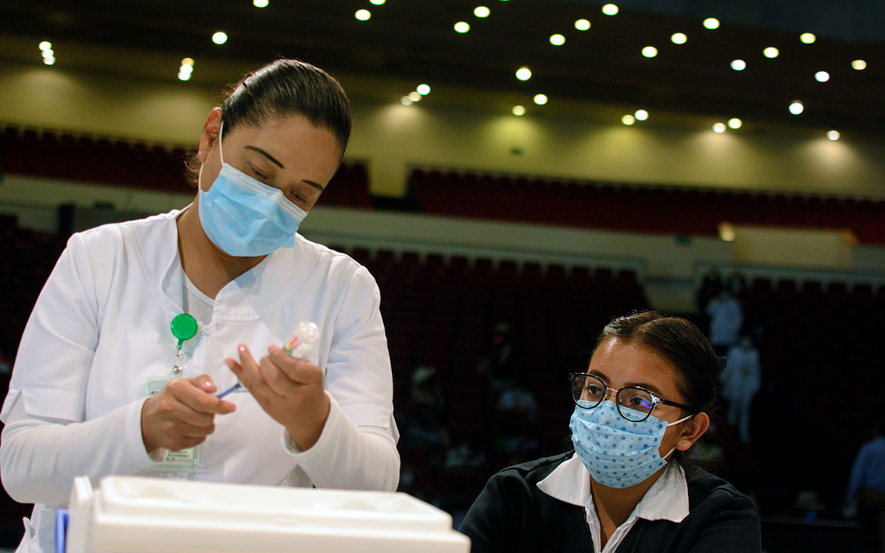 Abasto de vacunas a estados turísticos acelerará recuperación del sector: Torruco