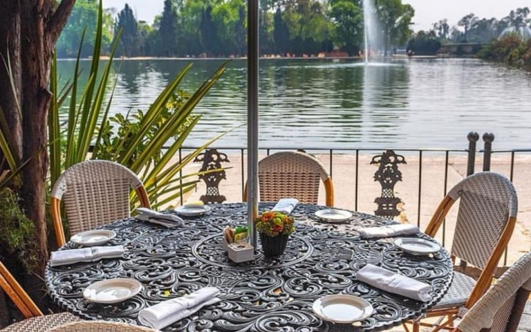 Restaurantes a la orilla del lago, una manera única de comer en CDMX