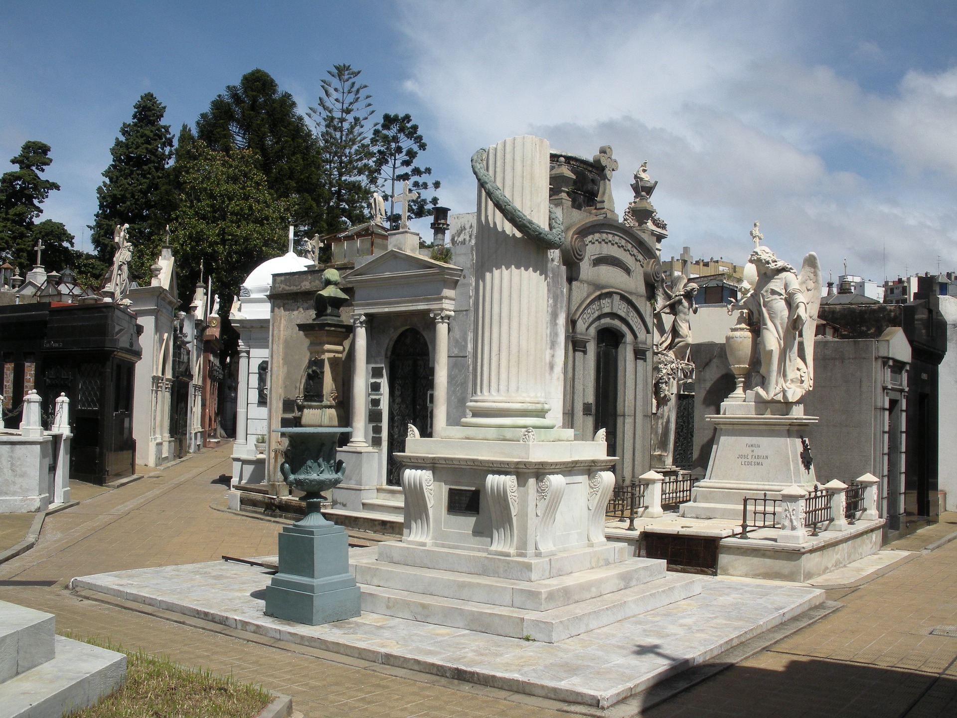 necorturismo cementerio argentina