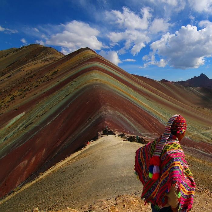 montaña de colores caracteristicas