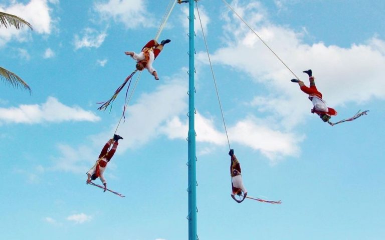 Voladores de San Pedro Tarímbaro, todo un rito en Michoacán