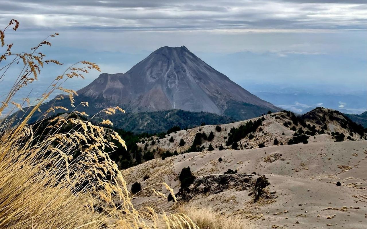 ¿Ya conoces el Volcán de Colima o Volcán de Fuego?