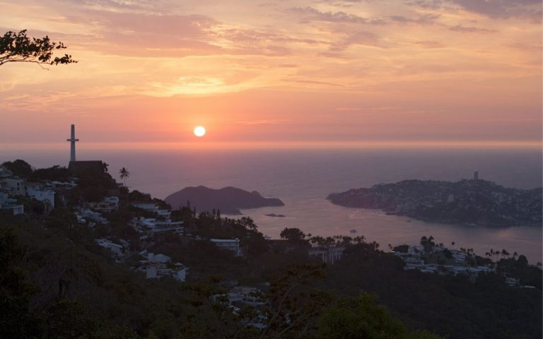 Acapulco, el destino perfecto para viajar con tus mascotas