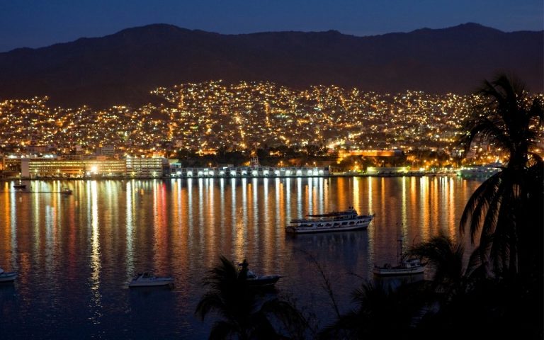 La diversión en Acapulco late las 24 horas