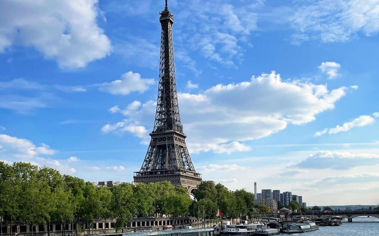 Vuelve el turismo a París, pero casi sin asiáticos y estadounidenses