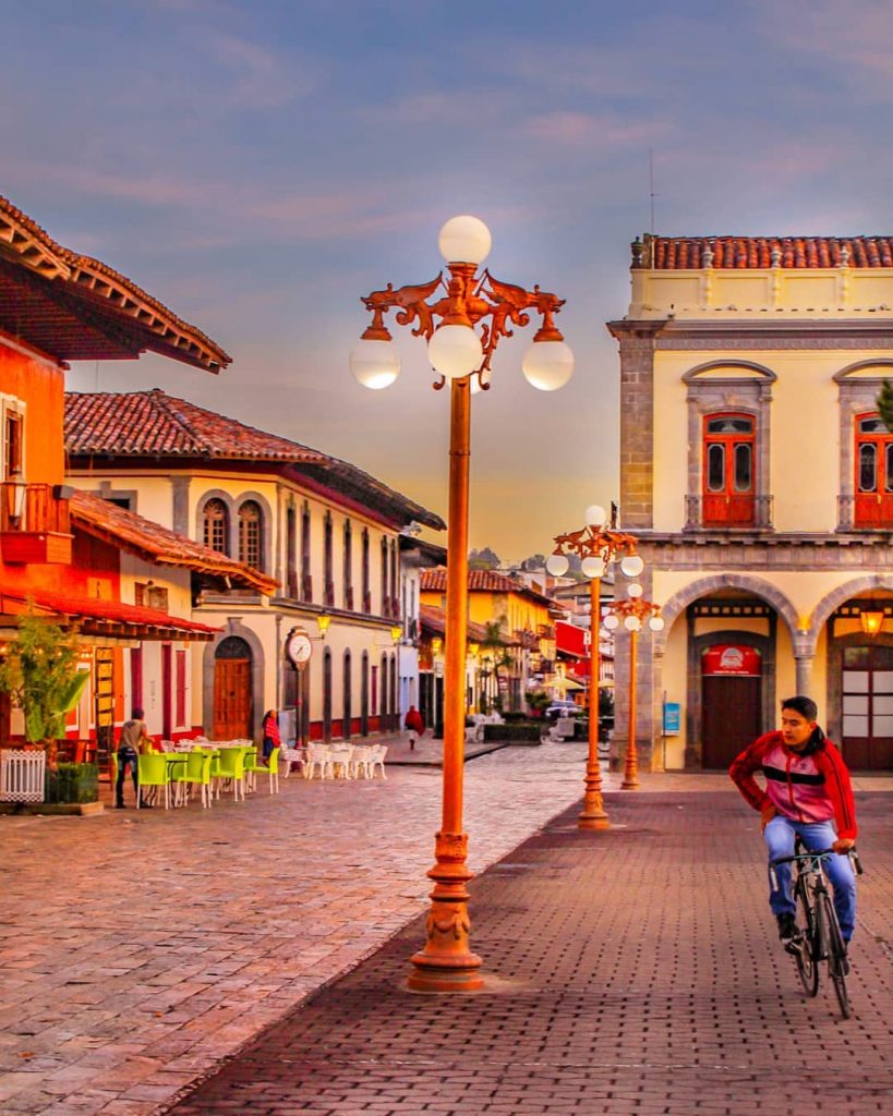 Invita pueblo mágico de Zacatlán a Feria de la Manzana 2022