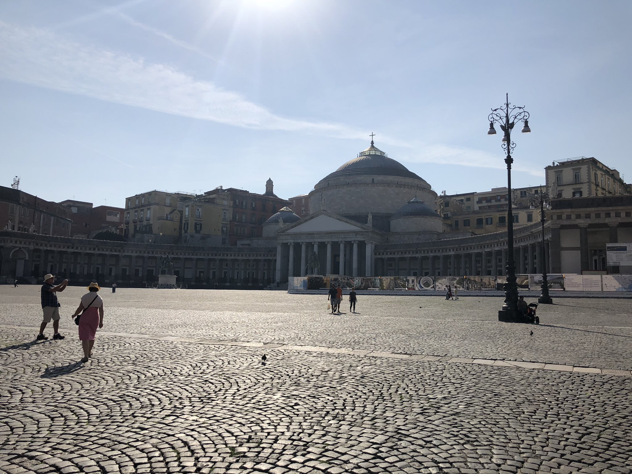piazza del plebiscito napoles italia