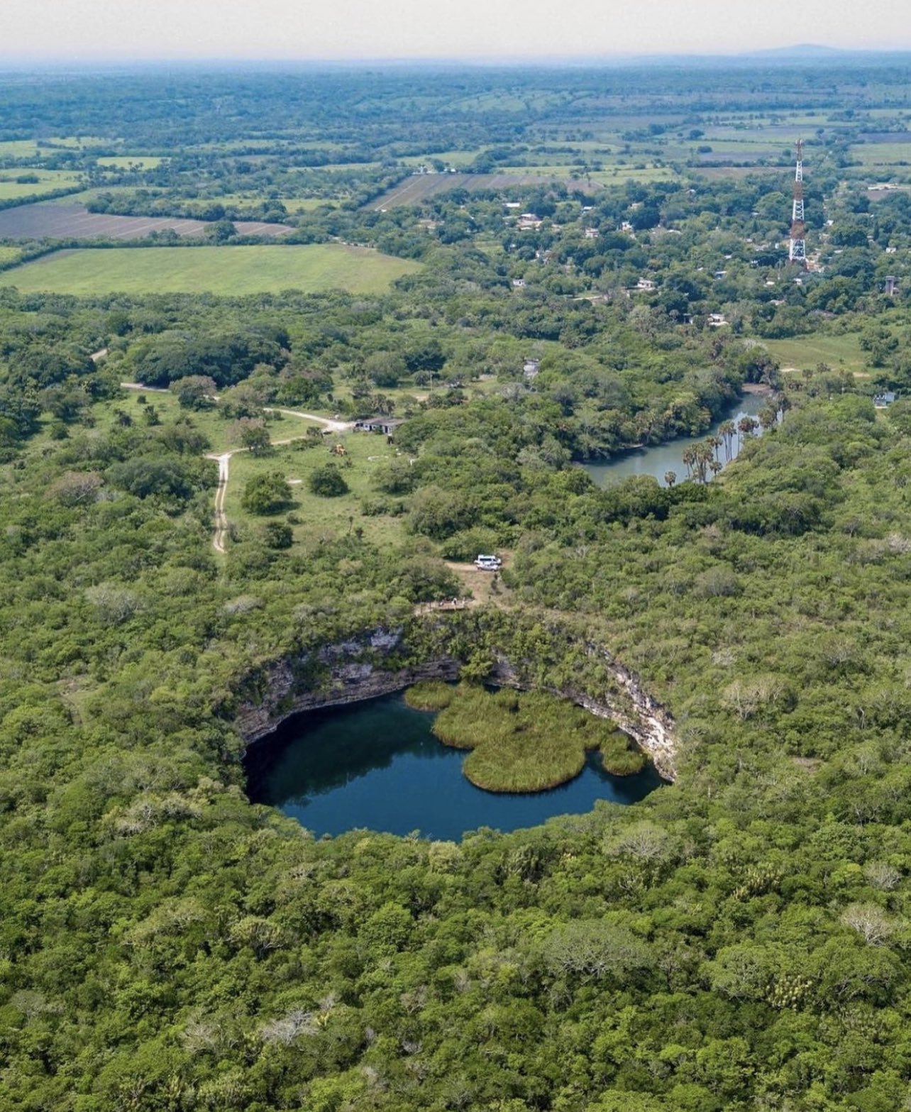 el zacaton turismo ufológico cenote profundo
