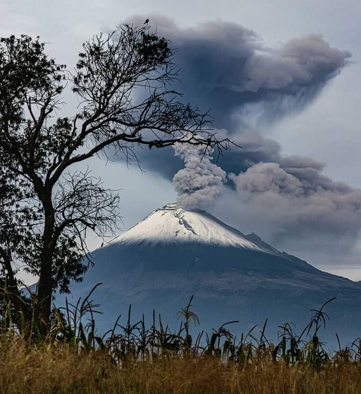 fumarola popocatepetl volcan datos leyenda
