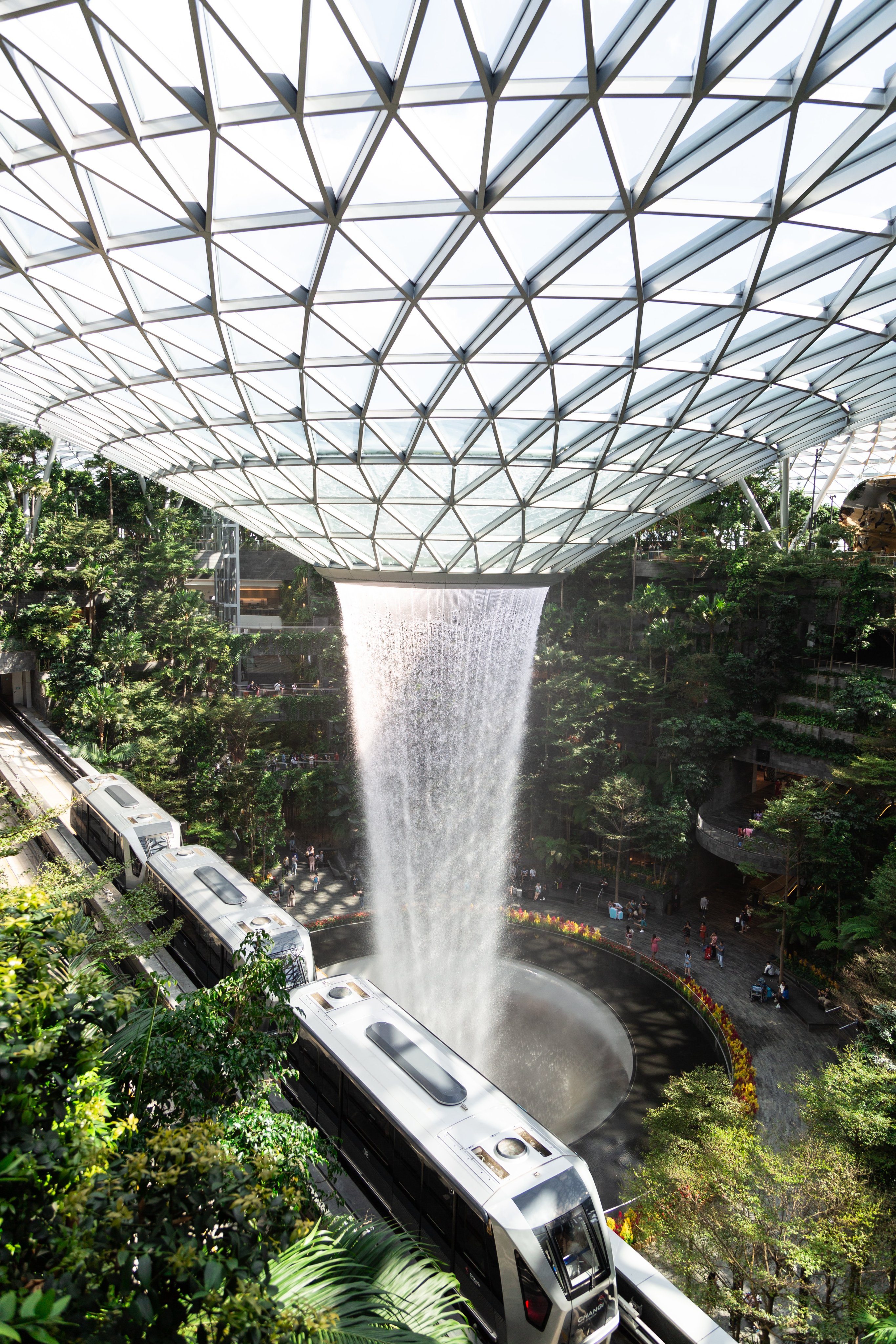 cascada rain vortex aeropuerto singapur atractivos