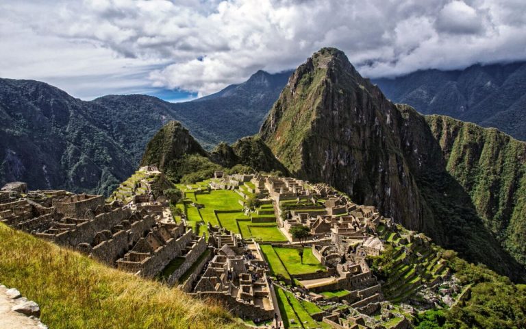 Recorre Machupicchu en tren o a través del Camino Inca y maravíllate con espectaculares paisajes