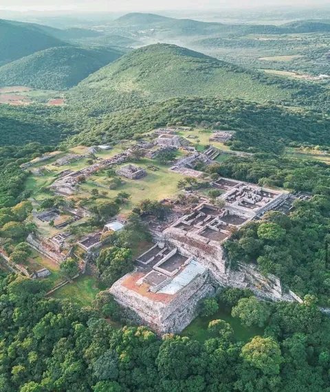 zona arqueologica xochicalco morelos cuernavaca mexico