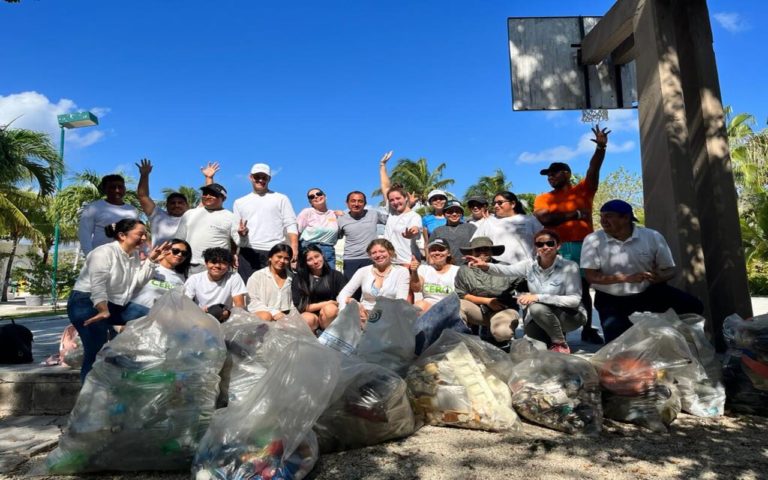 La Fundación Eco-Bahia continua con su programa SAK “limpieza de residuos marinos”