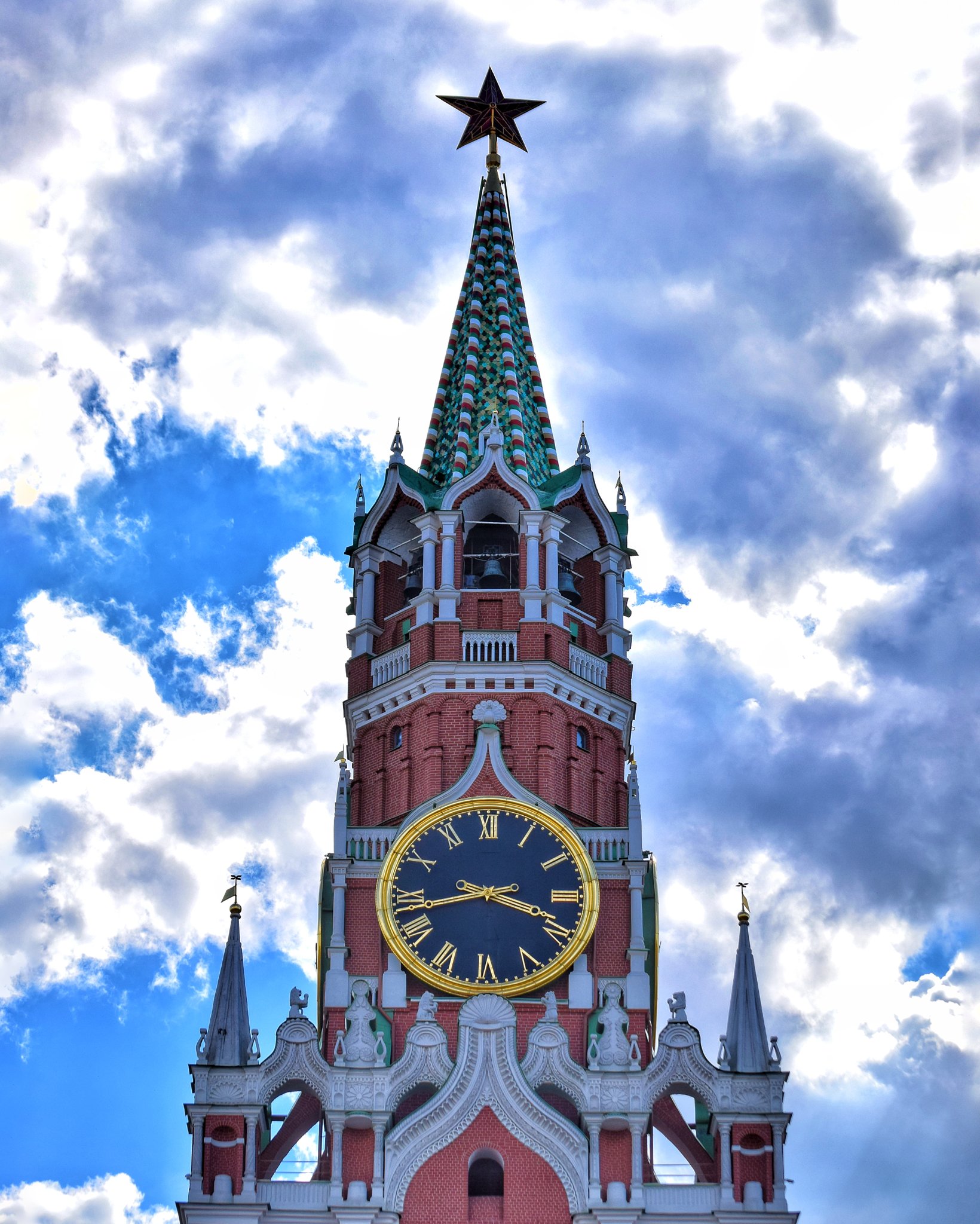 torre del salvador relojes famosos rusia
