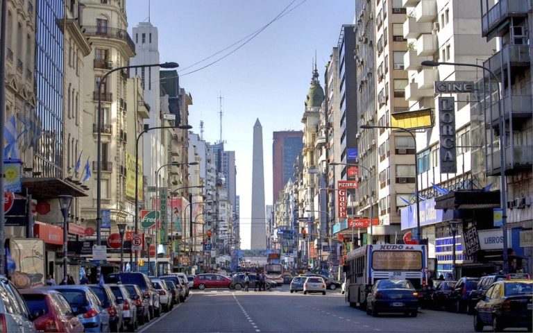 ¿Se necesita mucho dinero para vivir en Buenos Aires?