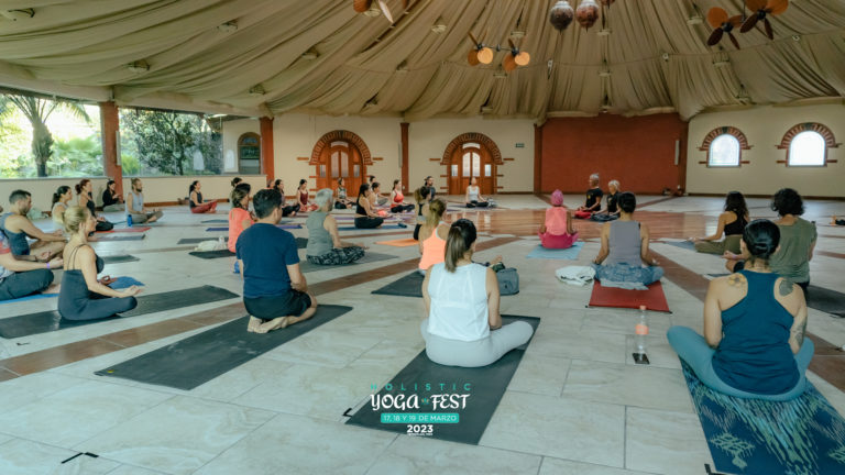 clases-yoga-fest-holistico-2023