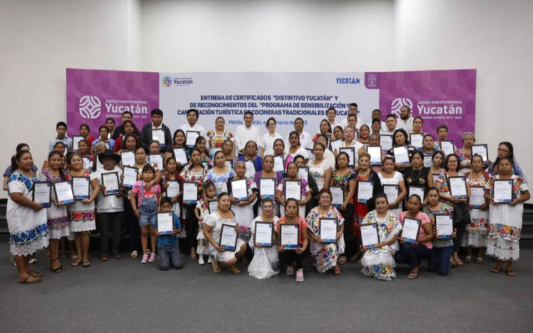 113 cocineros tradicionales culminan con éxito programa de capacitación en Yucatán