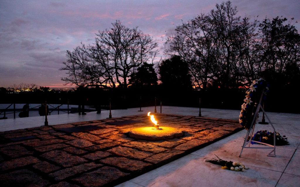 Desde Kennedy hasta Édith Piaf ¿cuáles son las tumbas más famosas?