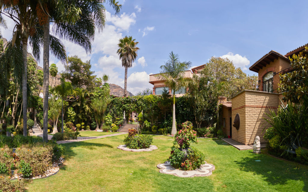 buena vibra retreat spa hotel jardines