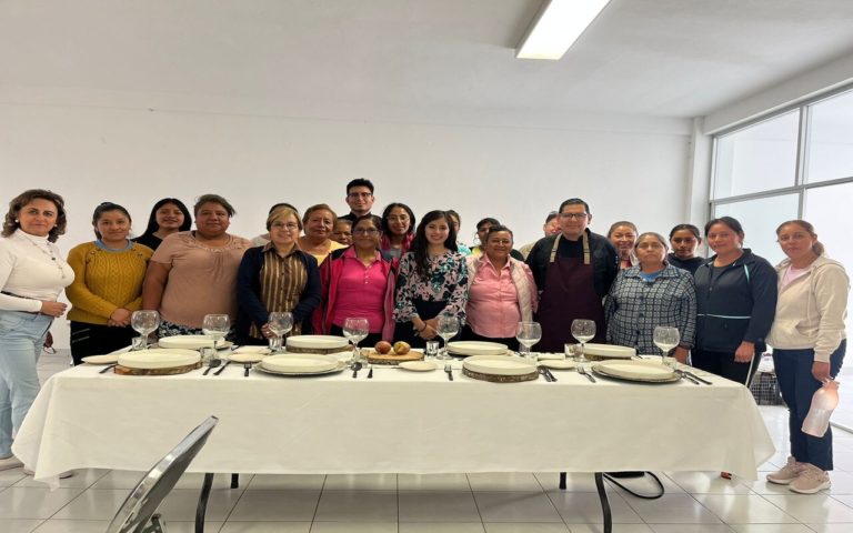 Capacita Turismo a cocineros de Calpan y San Nicolás de los Ranchos