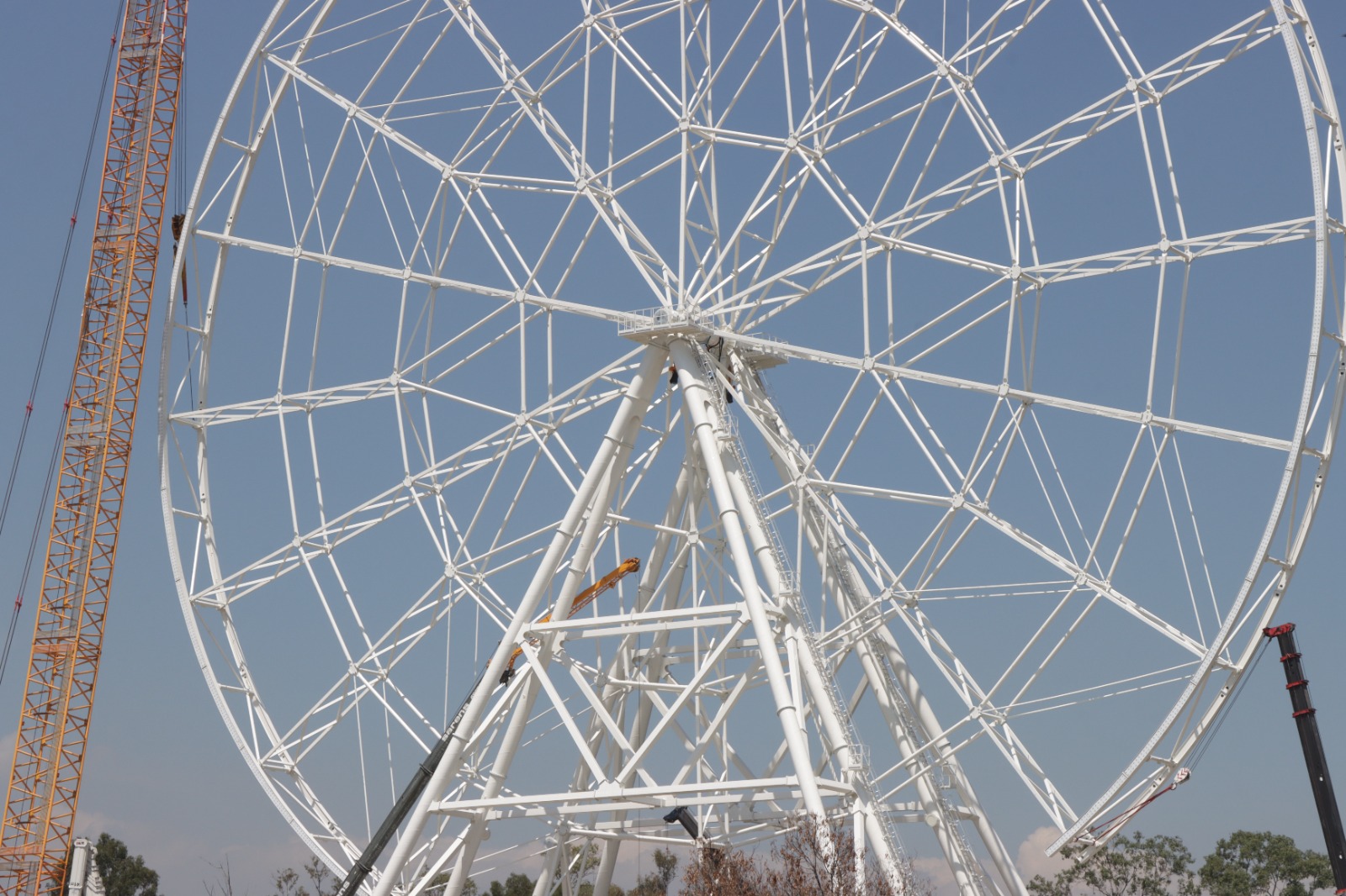 rueda de la fortuna parque aztlán