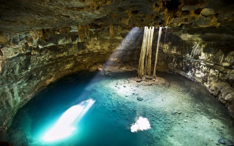 Cenote Samulá: diviértete en una enorme caverna con aguas cristalinas