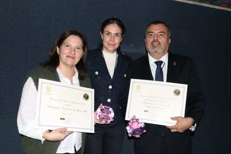 Recibe Querétaro premio excelencias en FITUR 2024