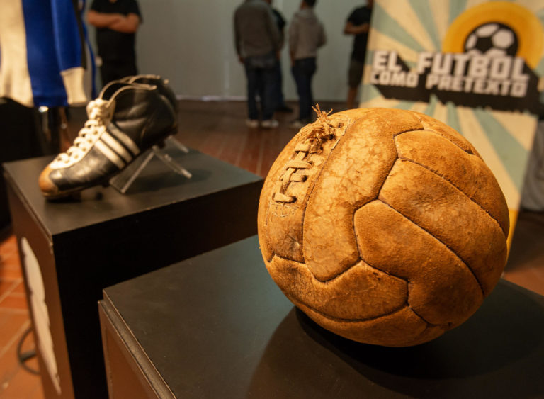 “El futbol como pretexto”, la exposición en Monterrey que todo apasionado futbolero debe conocer