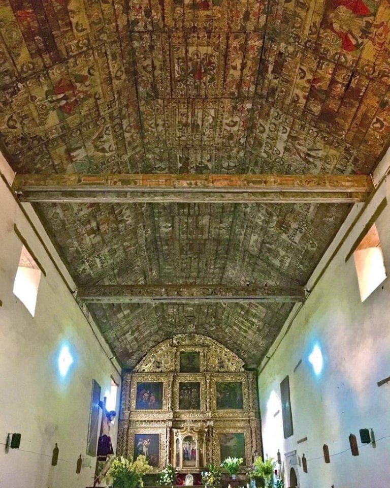 iglesia-de-santiago-apóstol-michoacán-méxico