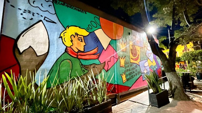 Visita el mural de Enrique Chiu en Tlaquepaque