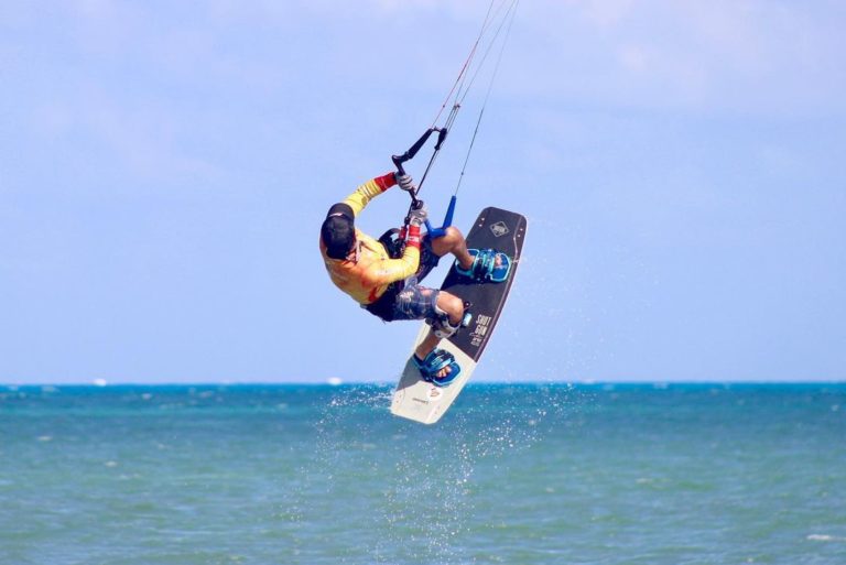 kitesurfing-en-jalisco-méxico-deporte-extremo