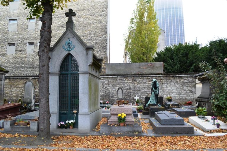 turismo-negro-en-parís-cementerio-montparnasse