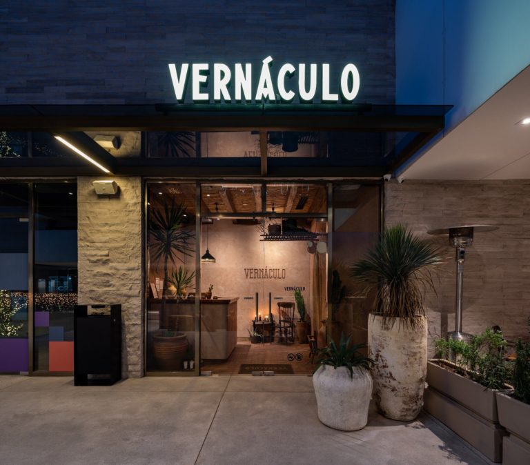 Vernáculo, restaurante de cocina a la leña, recomendado por la Guía Michelin