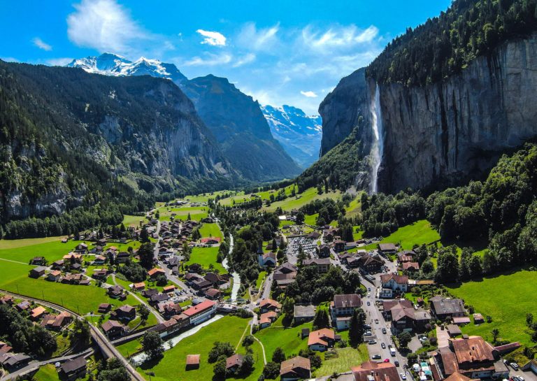 ¡Ah, caray! Pueblo suizo cobrará entrada a turistas