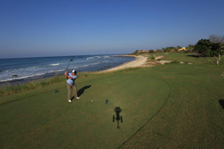 9 campos de golf en Nayarit, desafiantes paisajes junto al océano