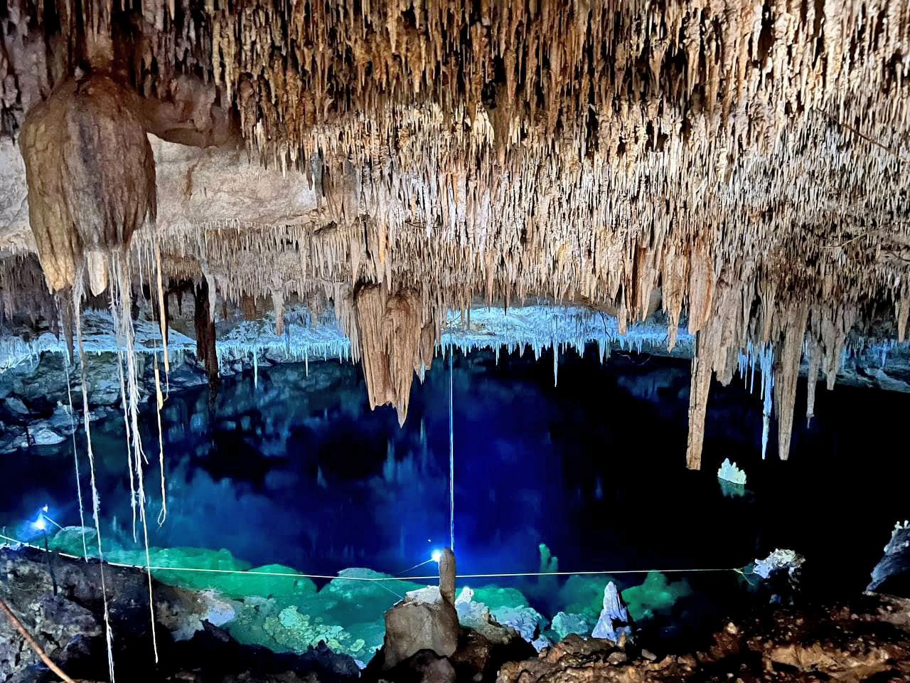 cenotes en yucatán Akaab Che