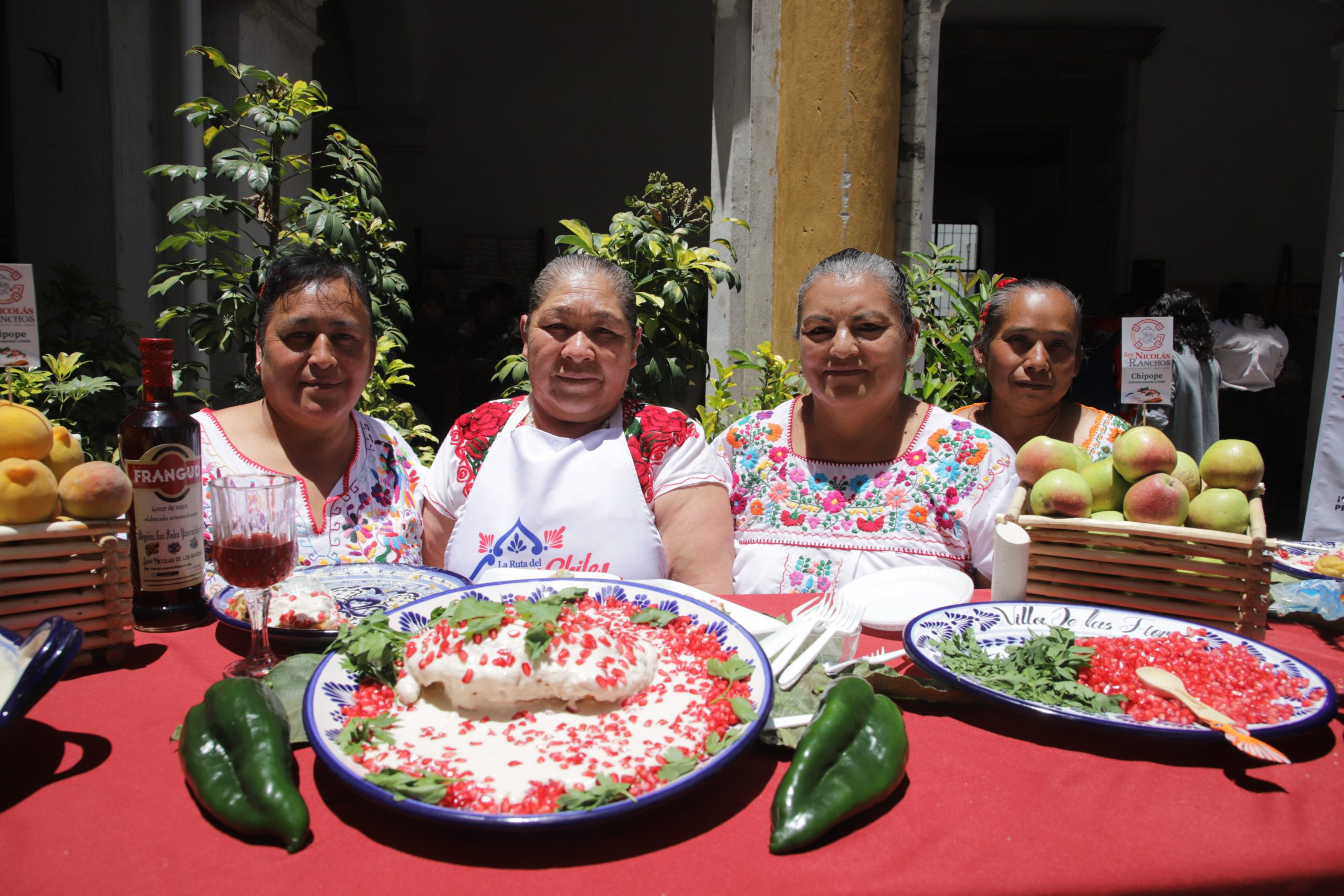 chile en nogada temporada cocineras tradicionales