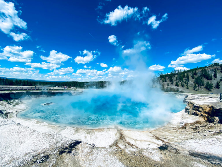 destinos-surrealistas-mundo-yellowstone-wyoming