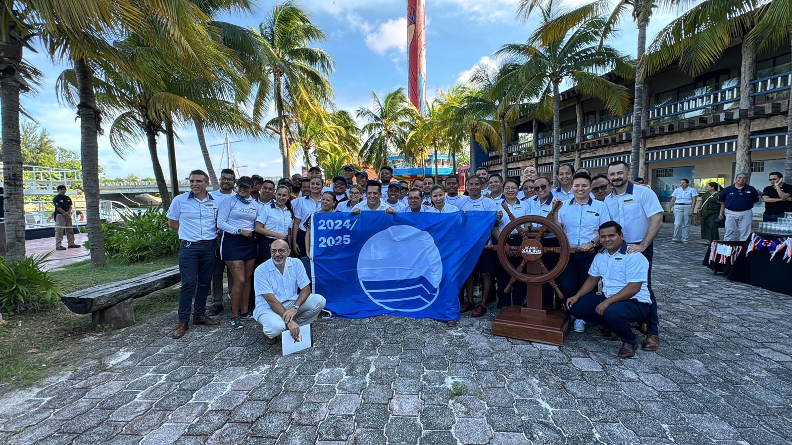 distintivos xcaret xailing blue flag